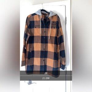 BNWT Women’s tan and Blackness hooded flannel